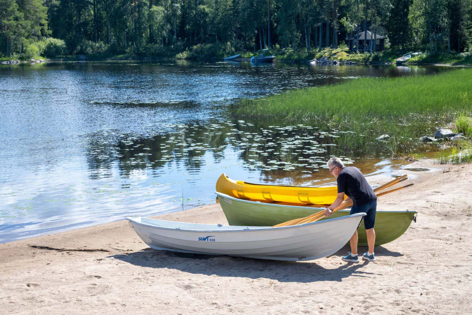 hotellimajoitus-loistavien-retkeilyreittien-keskella-03